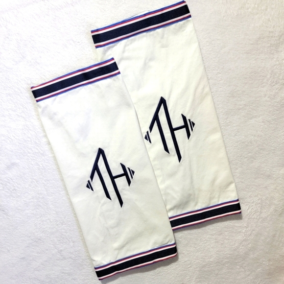 Tommy Hilfiger Pair Of Canvas Toss Pillow Covers Cases Monogrammed 20" Square - Picture 1 of 8